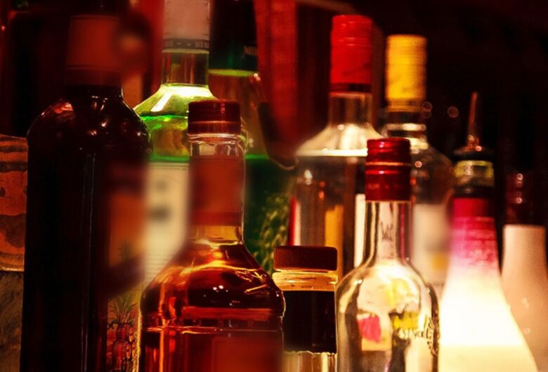 MPMS dá 10 dias para entidades explicarem ações contra bebidas com metanol