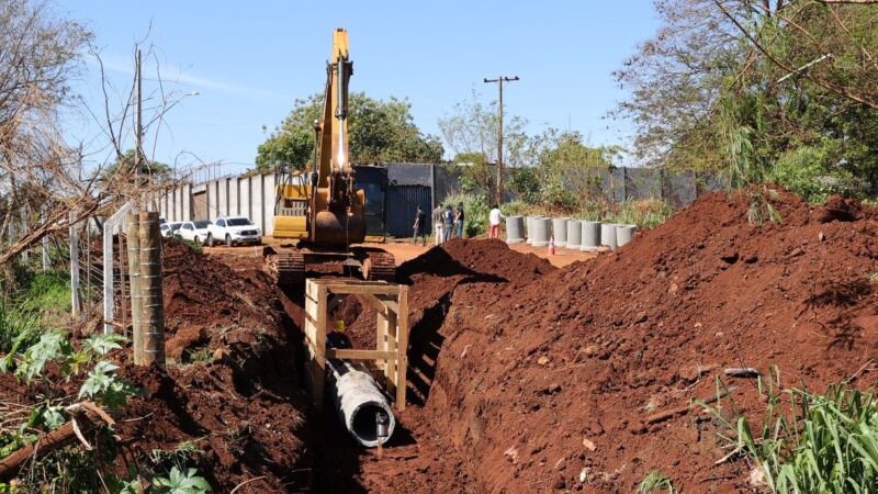 Prefeitura inicia obras de drenagem e asfalto no Jardim Laranja Doce