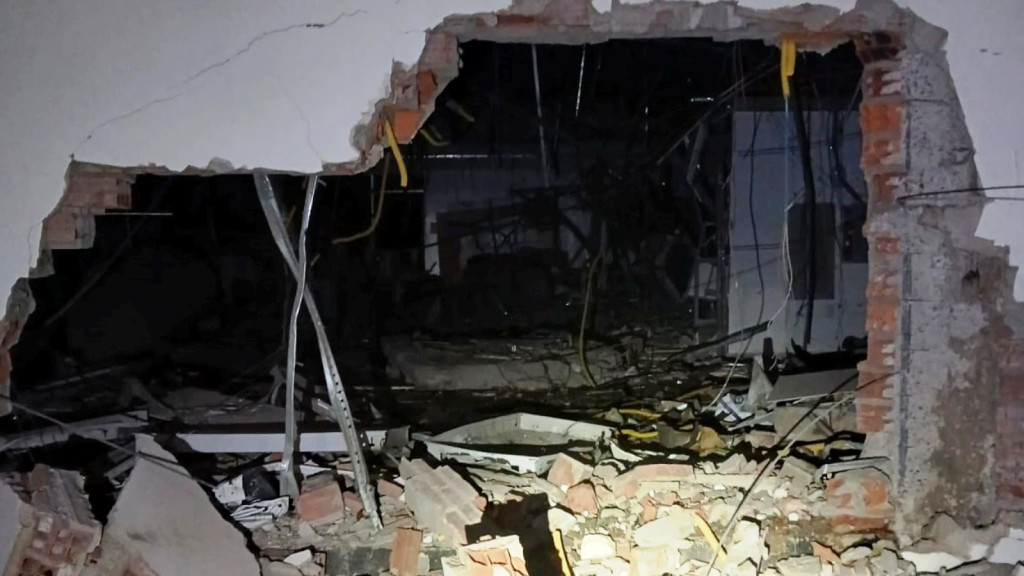 Bandidos explodem agência do Itaú na fronteira e roubam pelo menos 900 mil dólares