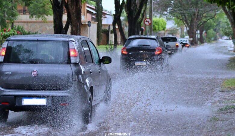 Dourados entra em alertas com possibilidades de fortes chuvas, ventos e granizo