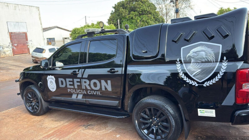 Defron prende rapaz acusado de tráfico e de usar adolescente para esconder droga