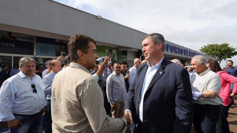 Ao chegar em Dourados, Riedel é recebido por Marçal e vistoria obras no aeroporto