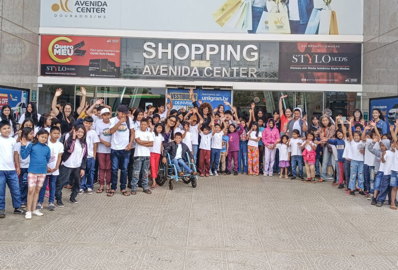 Projeto reúne parceiros e leva dia de diversão no shopping para crianças indígenas