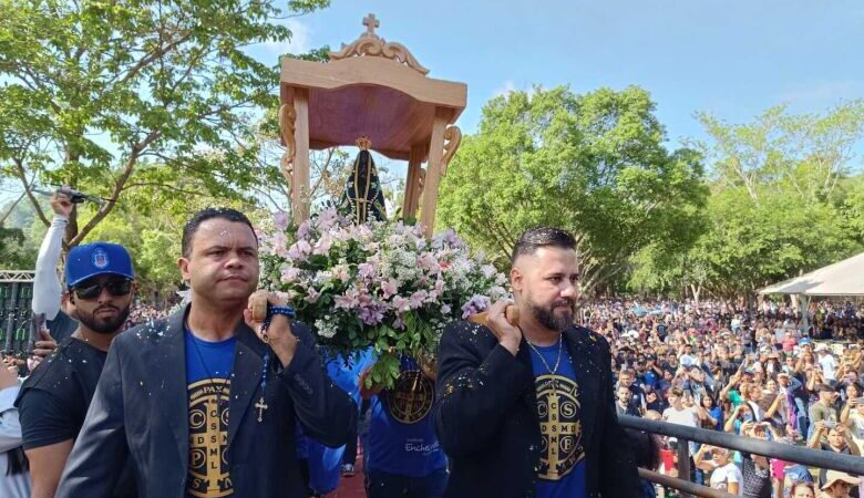 Romaria de Nossa Senhora Aparecida deve reunir multidão de fiéis no domingo