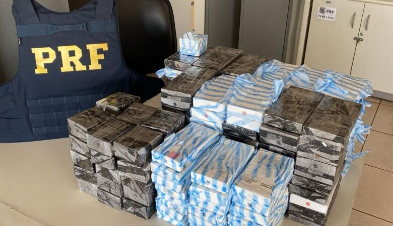 Carro de luxo é apreendido em Dourados com mais de R$ 1,7 milhão em iPhones 