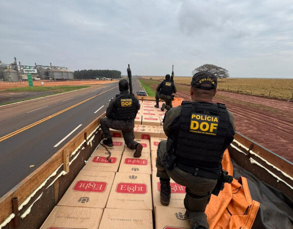 Motorista abandona caminhão em rodovia de MS com R$ 1,4 milhão em cigarros