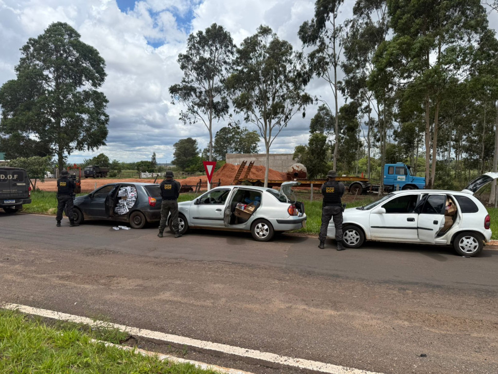 Carros são apreendidos e motoristas presos com R$ 445 mil em mercadorias paraguaias