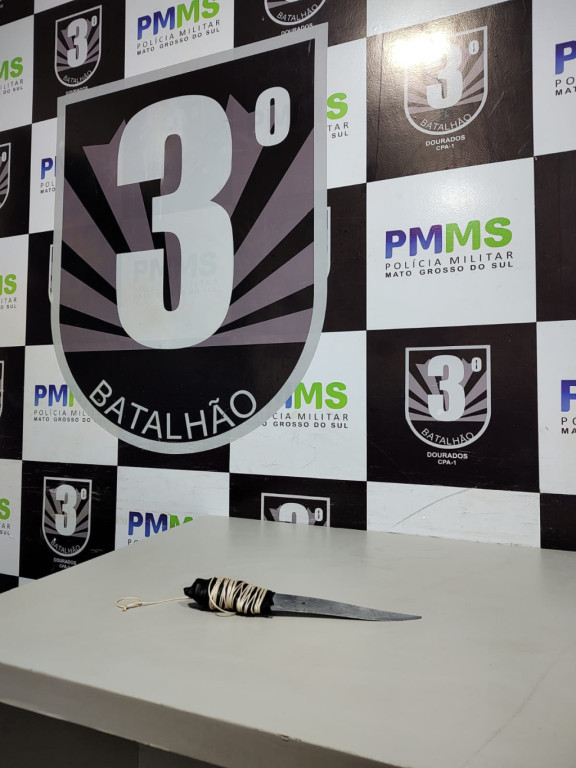 “Saia da frente”: Homem é preso após ameaçar a filha e genro em Dourados