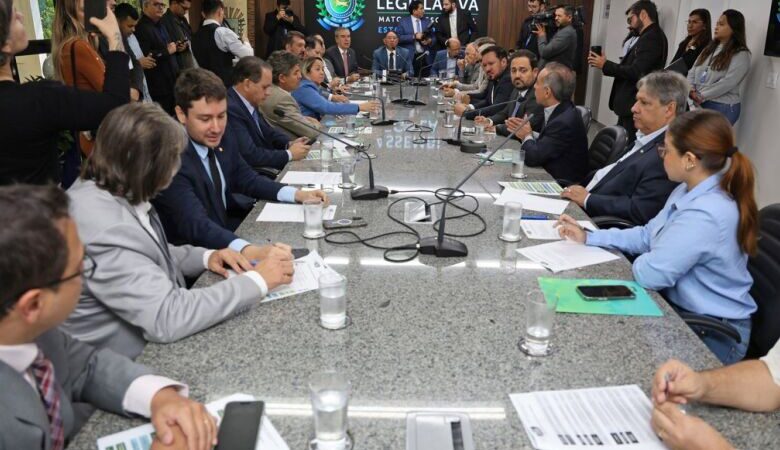 Em reunião com deputados estaduais, governo diz que emendas de 2026 serão pagas em maio