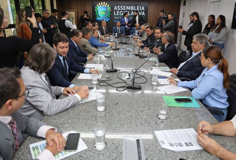 Em reunião com deputados estaduais, governo diz que emendas de 2026 serão pagas em maio