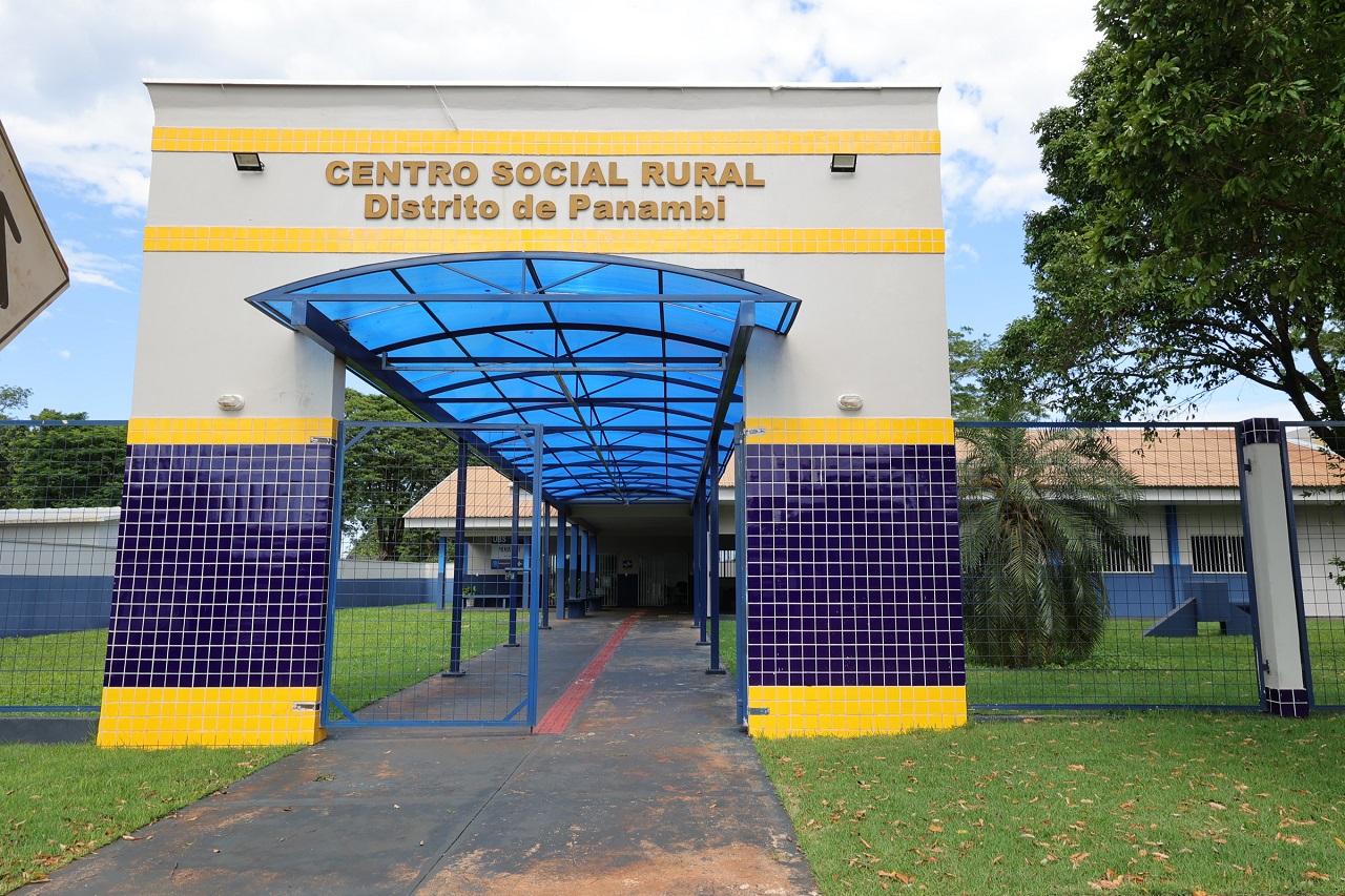 Prefeitura inicia reparos no Centro Social do Panambi após chuva danificar o forro