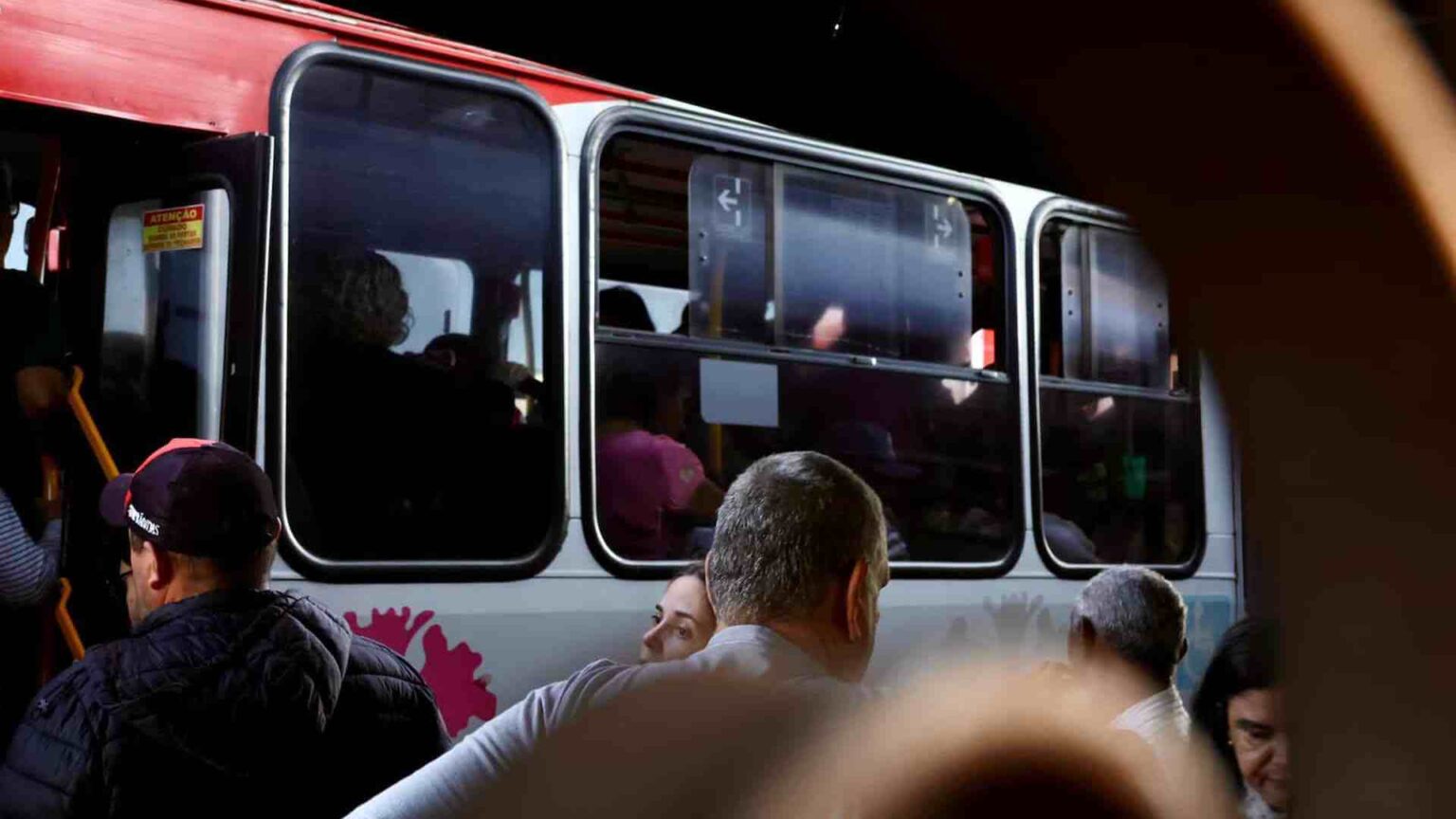 Denunciado por ‘greve fake’, sindicato dos motoristas quer fatia de Fundão do Transporte