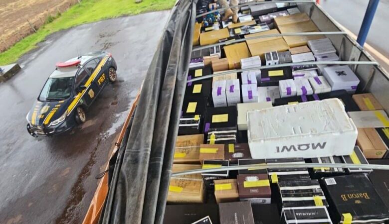 Motorista é preso transportando 300 caixas de vinhos contrabandeados