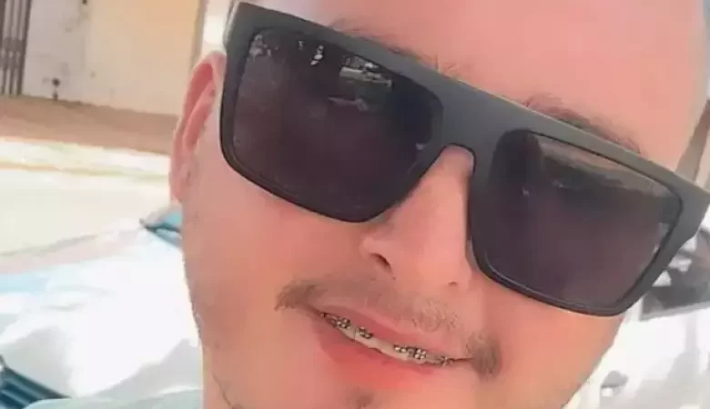 Homem de 26 anos é assassinado no interior de residência