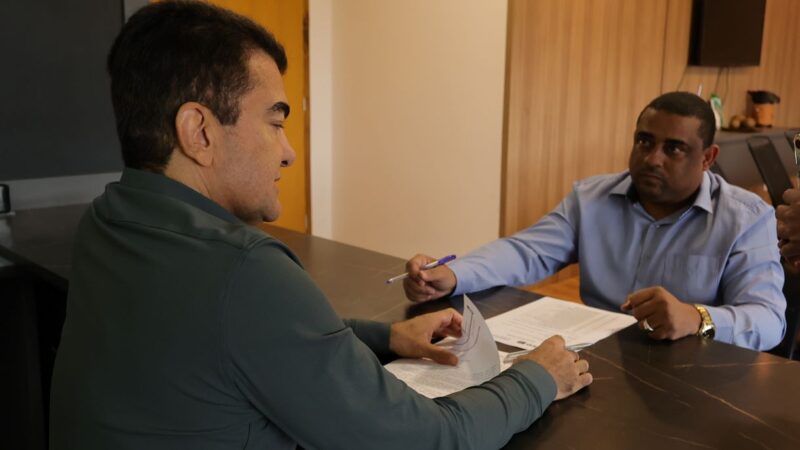 Prefeito sanciona Lei que cria 210 cargos para professores de apoio à Educação Especial