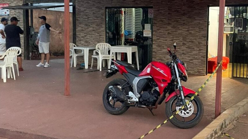 Homens são atacados a tiros enquanto bebiam cerveja na fronteira de MS