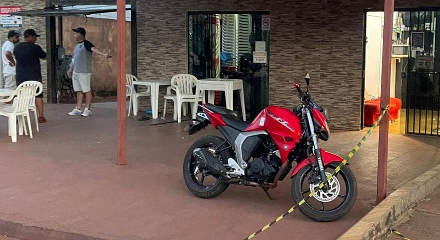 Homens são atacados a tiros enquanto bebiam cerveja na fronteira de MS