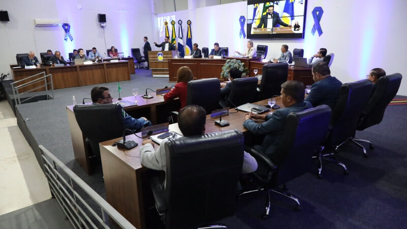 Vereadores iniciam votação do orçamento de 2026 durante a 42ª Sessão Ordinária