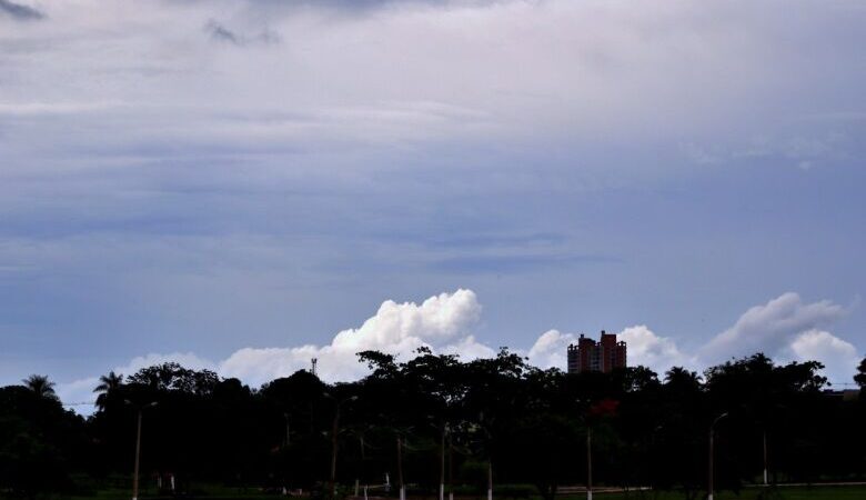 Dourados entra em alerta de tempestades com risco de granizo e ventos acima de 100 km/h