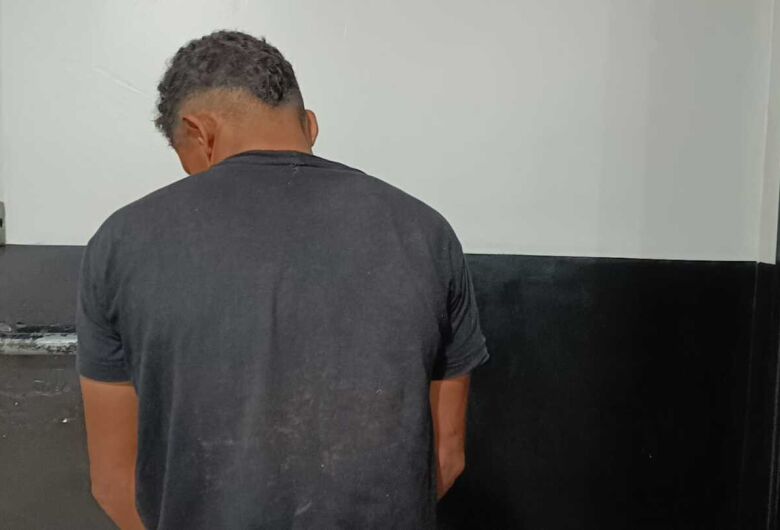 Acusado de assassinar jovem com mais de 30 facadas é preso