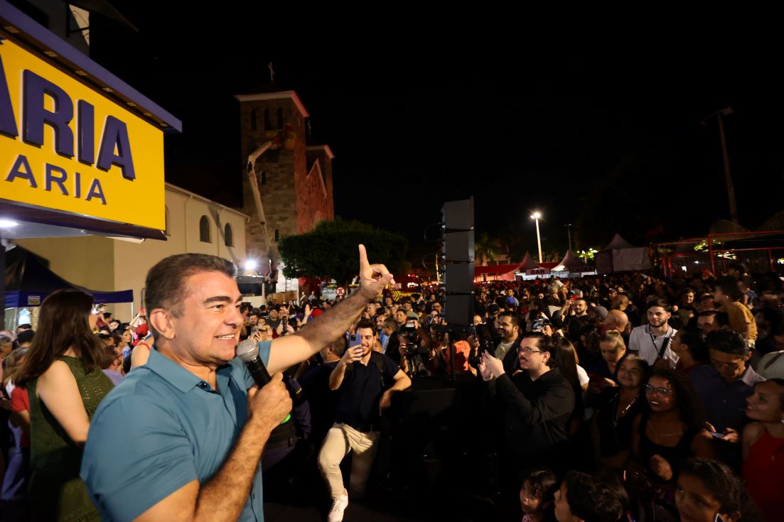 Na abertura do Natal Encantado, prefeito destaca o orgulho de ser douradense
