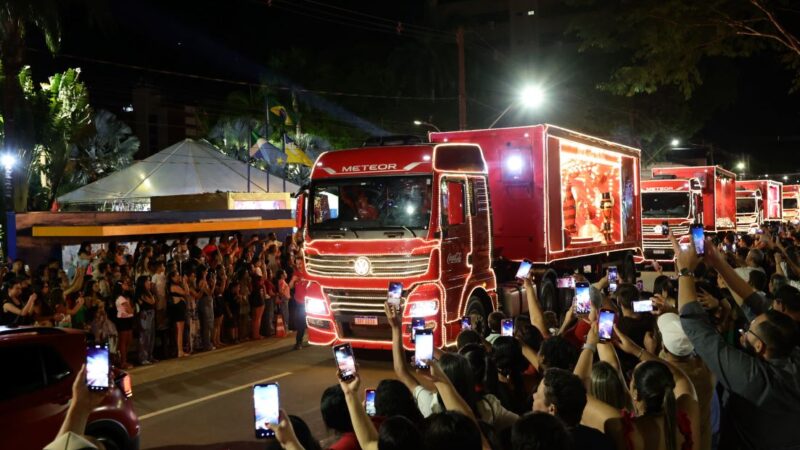 Caravana da Coca-Cola leva milhares de pessoas ao Natal Encantado Dourados