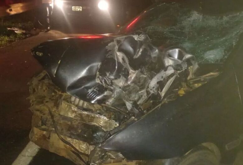 Duas pessoas morrem e crianças ficam feridas após acidente entre carro e moto