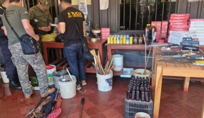 Operação apreende armas, bebidas e drogas em presídio