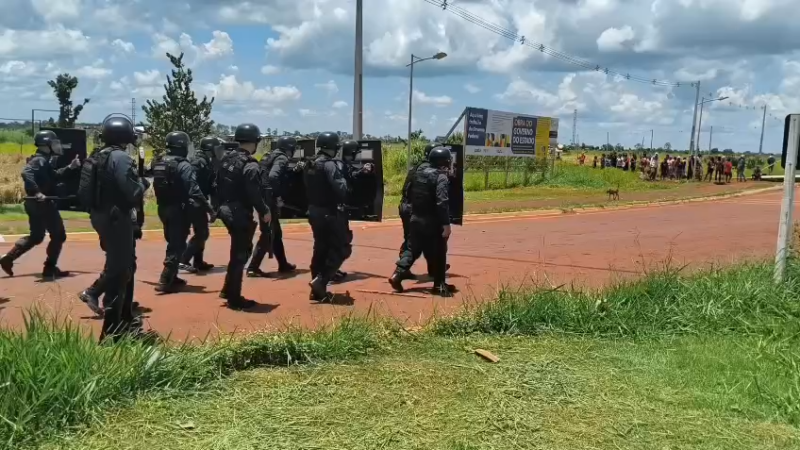 Forças de segurança liberam anel viário após protesto contra marco temporal e prisão de liderança