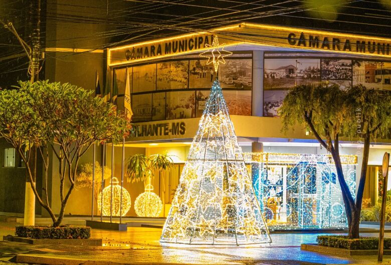 Câmara de Rio Brilhante dá início às comemorações com o acender das luzes de Natal