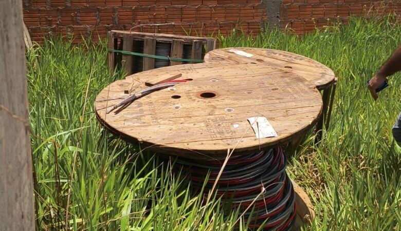 Operação prende funcionários que furtaram cabos elétricos da empresa que trabalham