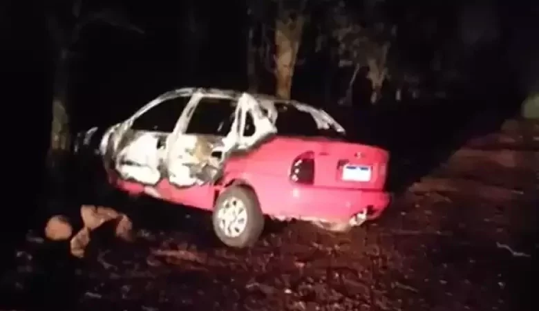 Corpo é encontrado carbonizado dentro de carro incendiado em Rio Brilhante