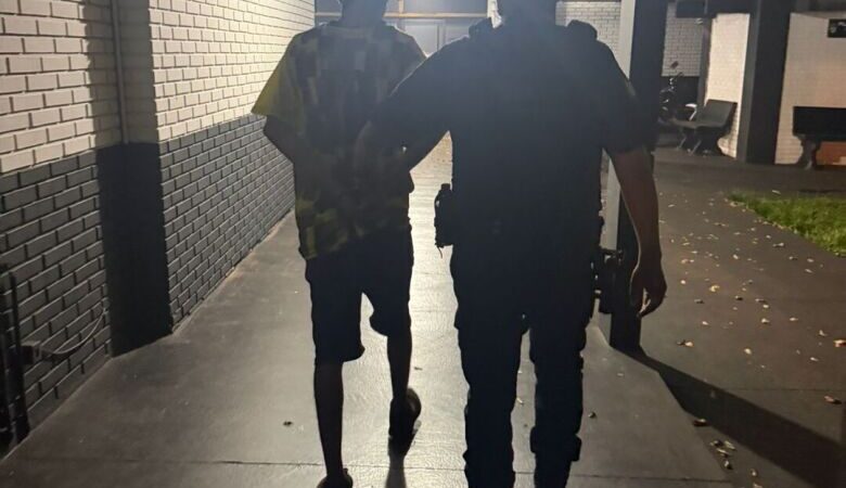 Foragido da Justiça tenta escapar de abordagem com nome falso e acaba preso em Dourados