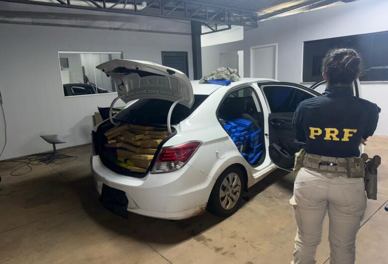 Traficante tenta atropelar policiais, foge em alta velocidade, mas acaba preso