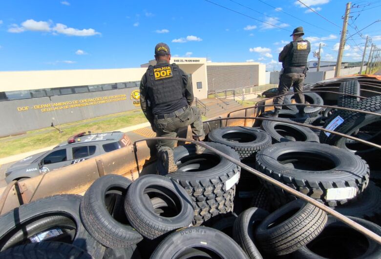 Carga de pneus avaliada em R$ 230 mil é apreendida em carreta
