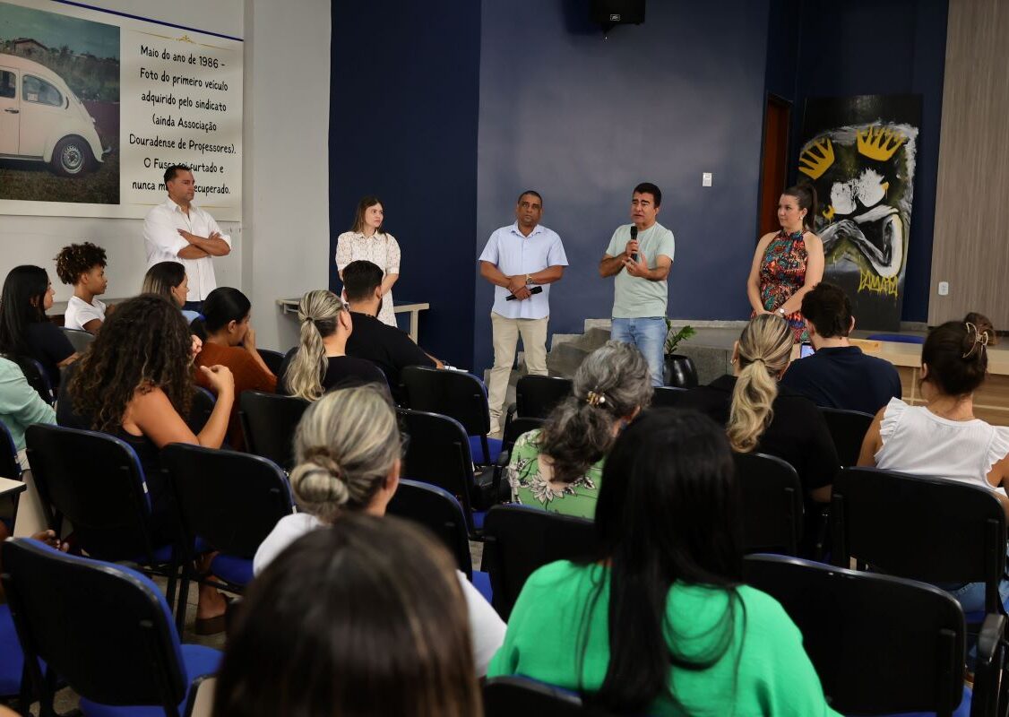 Prefeitura reúne cerca de 200 agentes educacionais para fortalecer a Educação Infantil