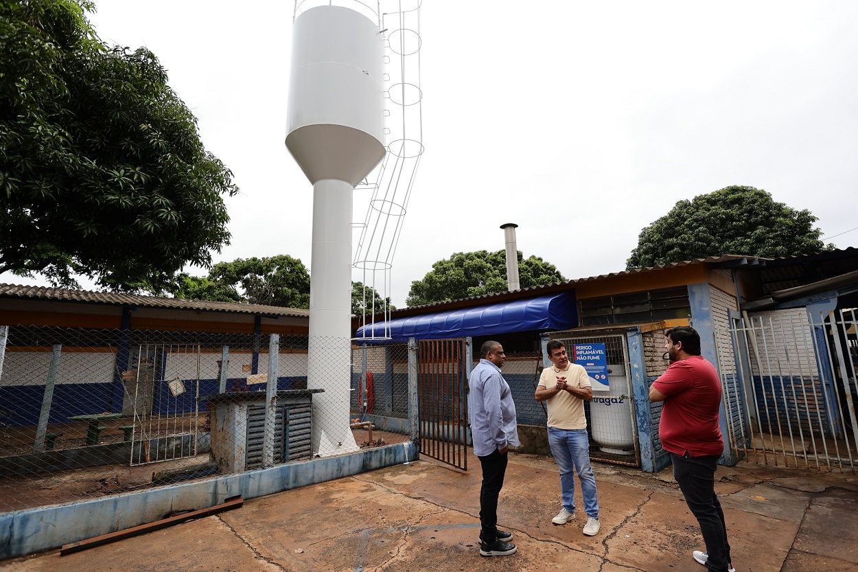 Prefeitura entrega caixa d’água da Escola Loide Bonfim e prefeito destaca Educação