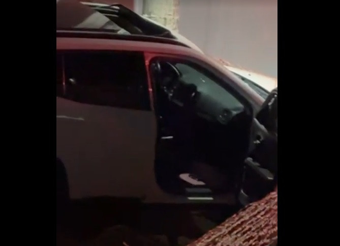 Jovens são baleadas, uma delas na cabeça, durante peseguição em avenida da Capital