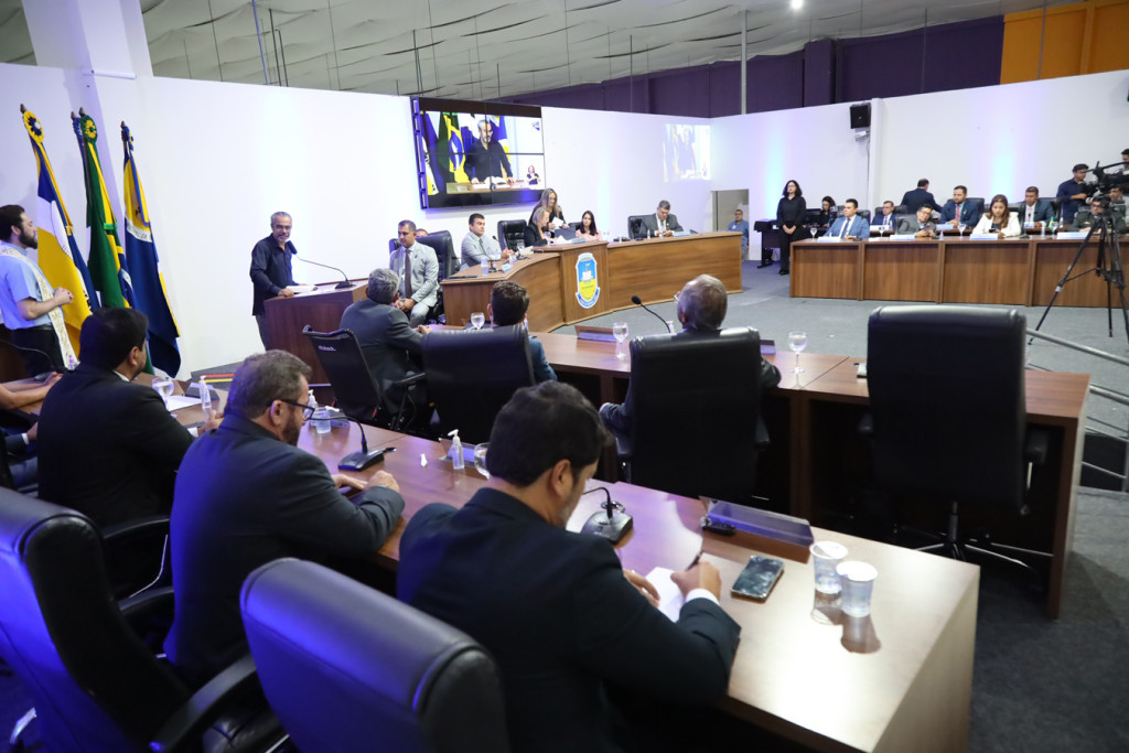 Câmara de Dourados realiza duas sessões nesta segunda-feira
