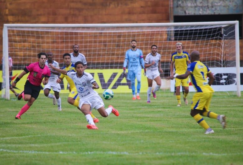 Estadual tem rodada completa nesta quarta-feira