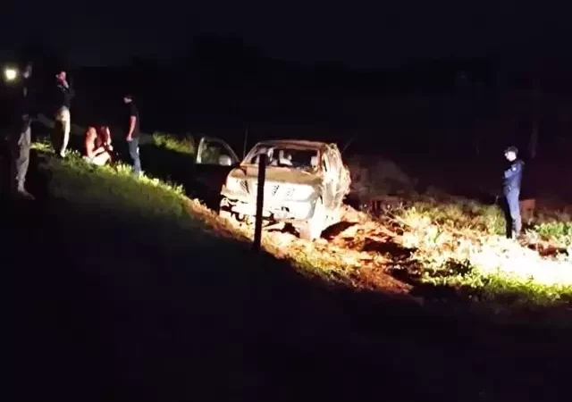 Motorista morre e passageiro fica gravemente ferido após caminhonete capotar na BR-376