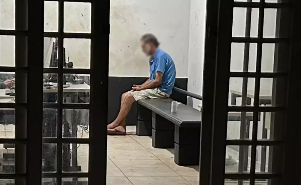 Homem mata mulher com facada no peito e liga para o filho culpando vítima: “sua mãe fez besteira”