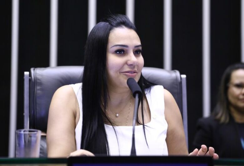 Projeto estabelece diretrizes para atendimento de mulheres com adenomiose no SUS