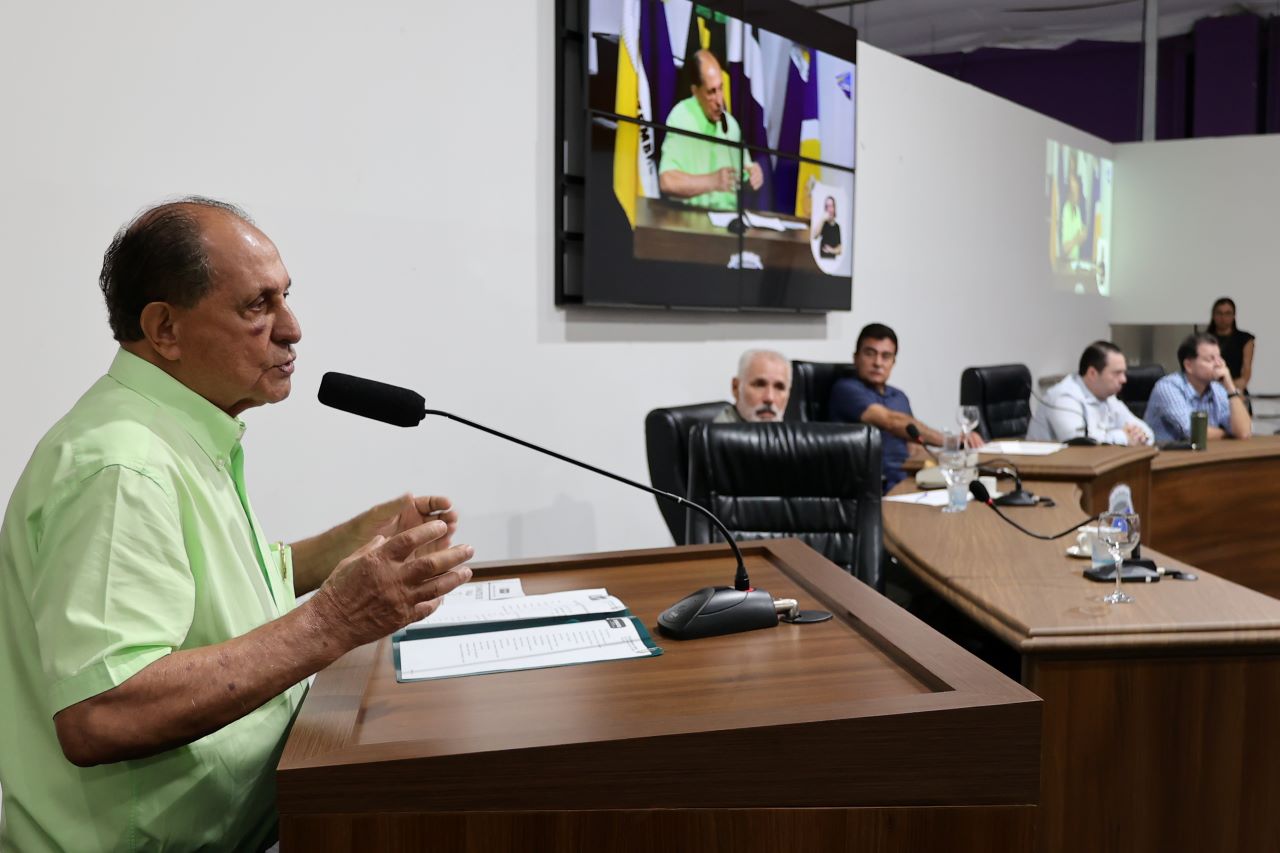 Em ato do Ministério da Saúde, deputado cobra revisão da tabela SUS e repasses do Estado