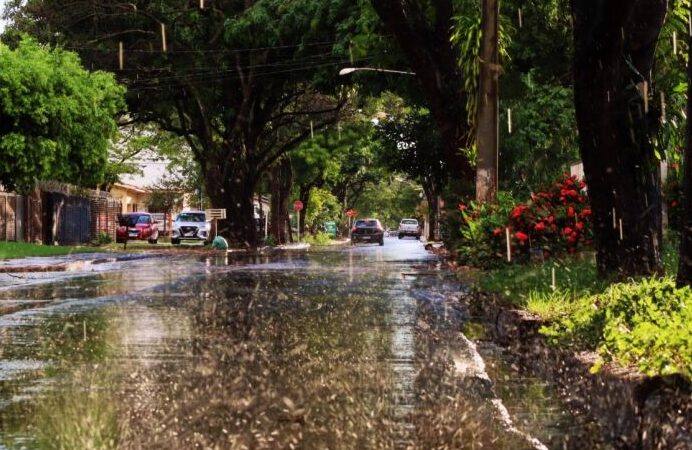 Dourados entra em alerta de chuvas intensas até sexta-feira