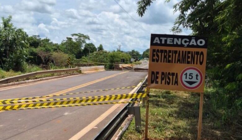 Estado estabelece rotas alternativas e contrato emergencial após ponte desabar com carreta pesada