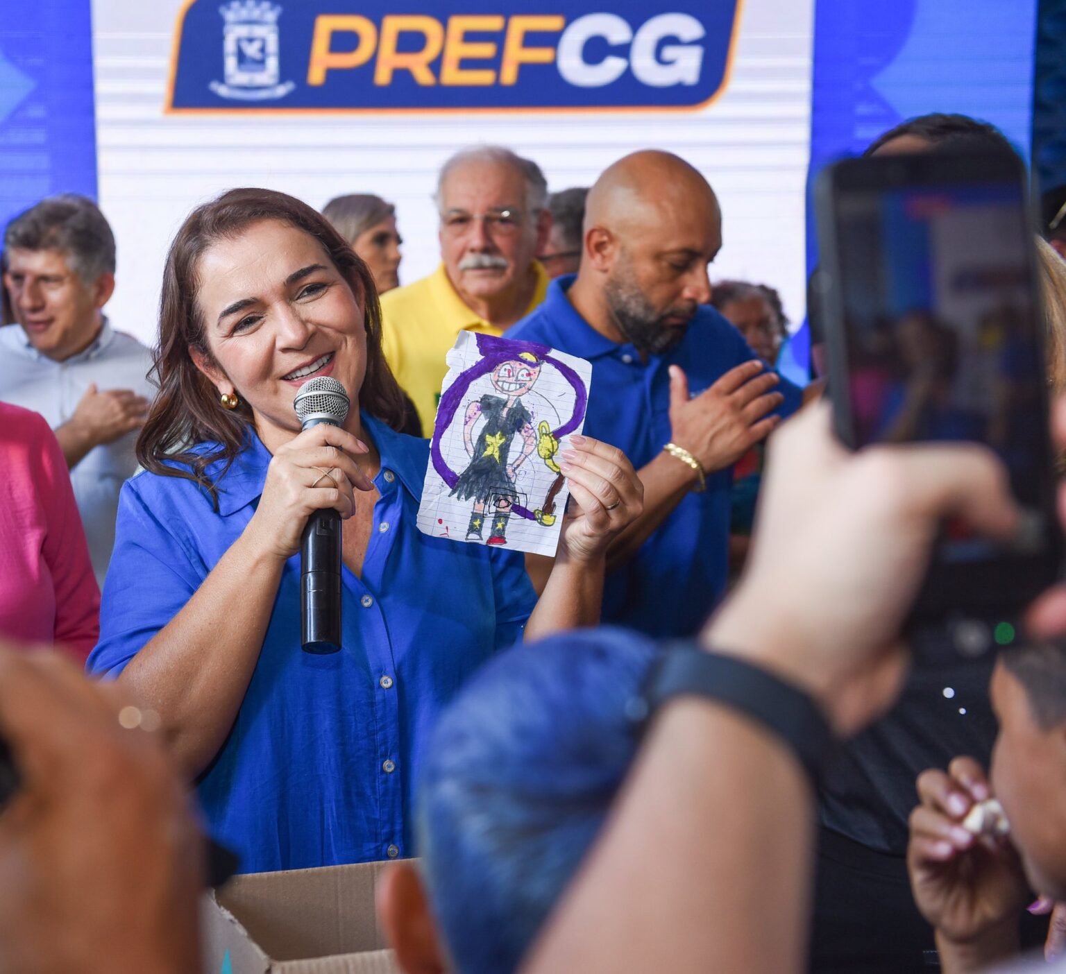 Recorde histórico: escândalos afundam Adriane e 80% avaliam gestão como ruim/péssima