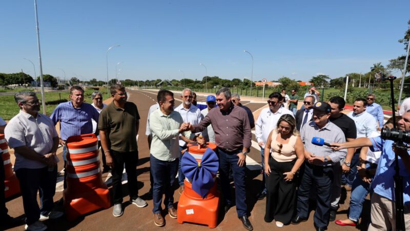 Prefeitura inicia obras de asfalto no Jardim Pelicano após 35 anos de espera