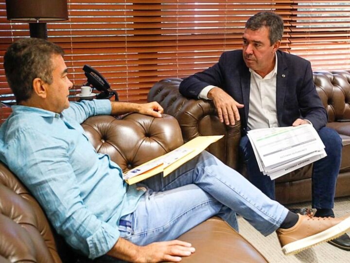 Prefeito se reúne com governador e recebe garantia de recursos para saúde e asfalto