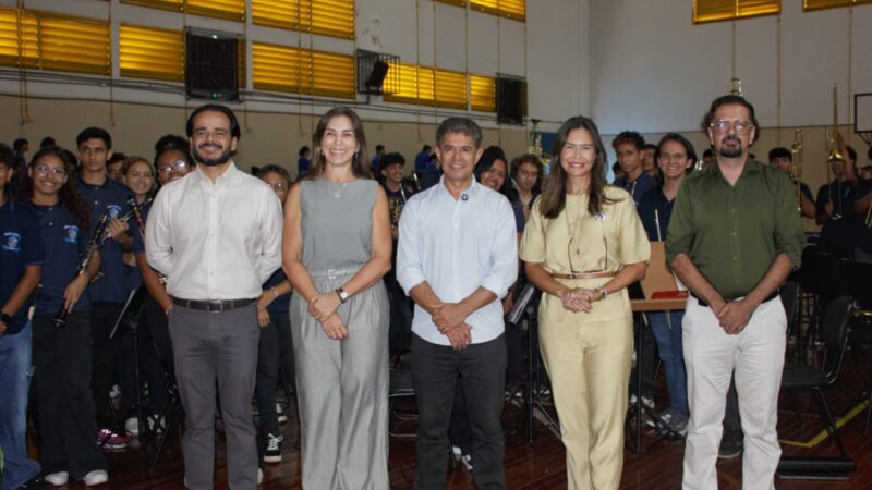 Deputado Rinaldo acompanha primeira-dama em visita ao Instituto Mirim e reforça compromisso com a instituição